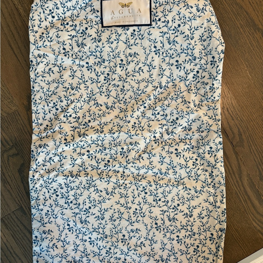 NWT- The most beautiful Agua Bendita bell- sleeved white crop top - Picture 2 of 3